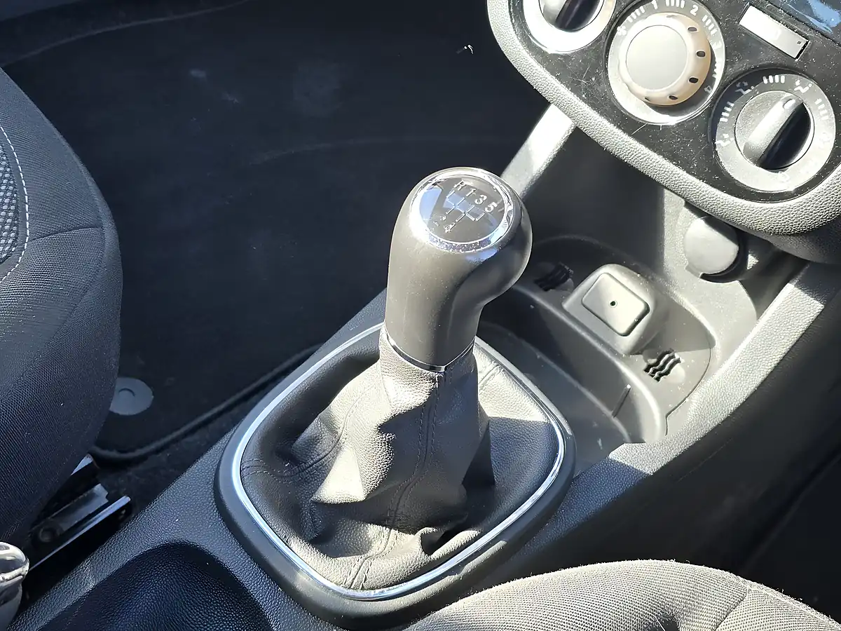 Used 2014 Vauxhall Corsa Limited Edition White - Interior and Exterior details 11