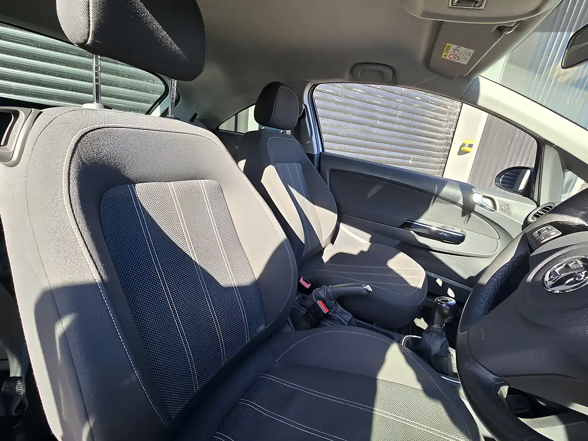 Used 2014 Vauxhall Corsa Limited Edition White - Interior and Exterior details 3