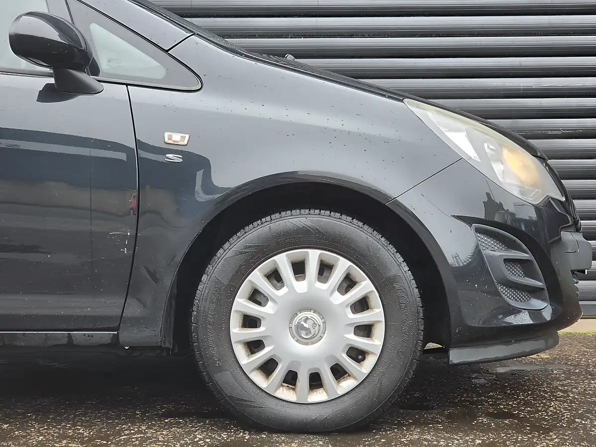 Used 2014 Vauxhall Corsa S Black - Interior and Exterior details 6