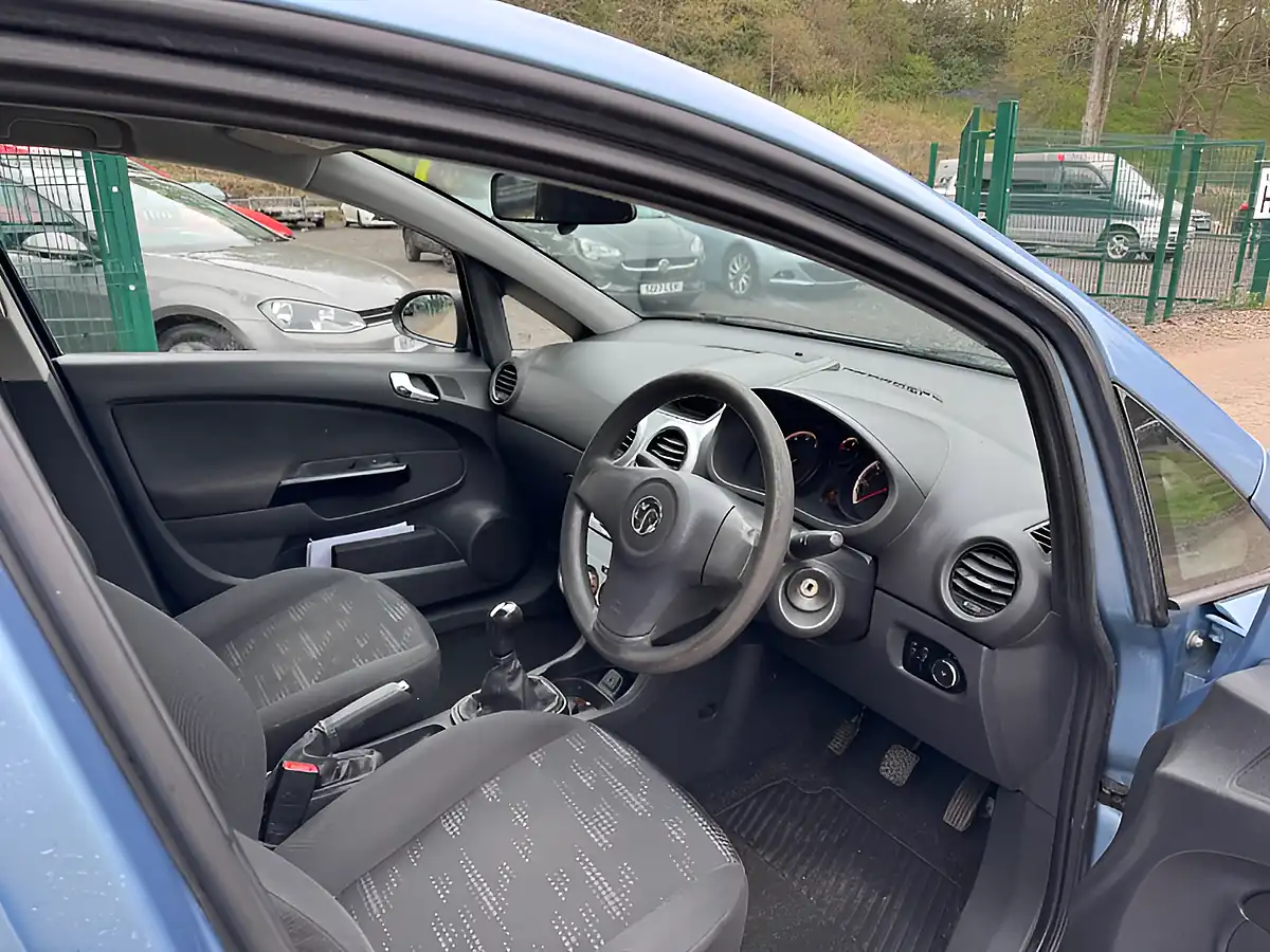 Used 2014 Vauxhall Corsa S Blue - Interior and Exterior details 6