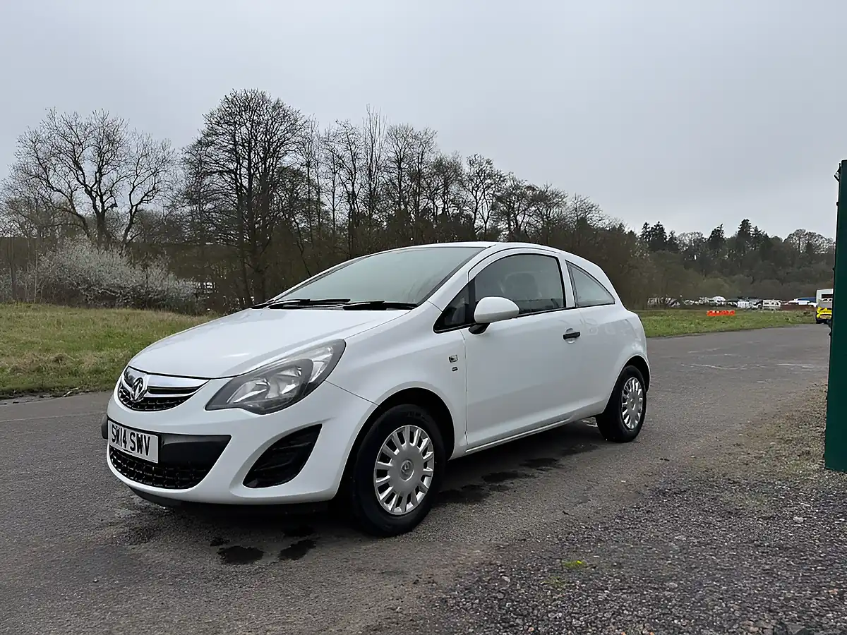 Used 2014 Vauxhall Corsa S White - Interior and Exterior details 4
