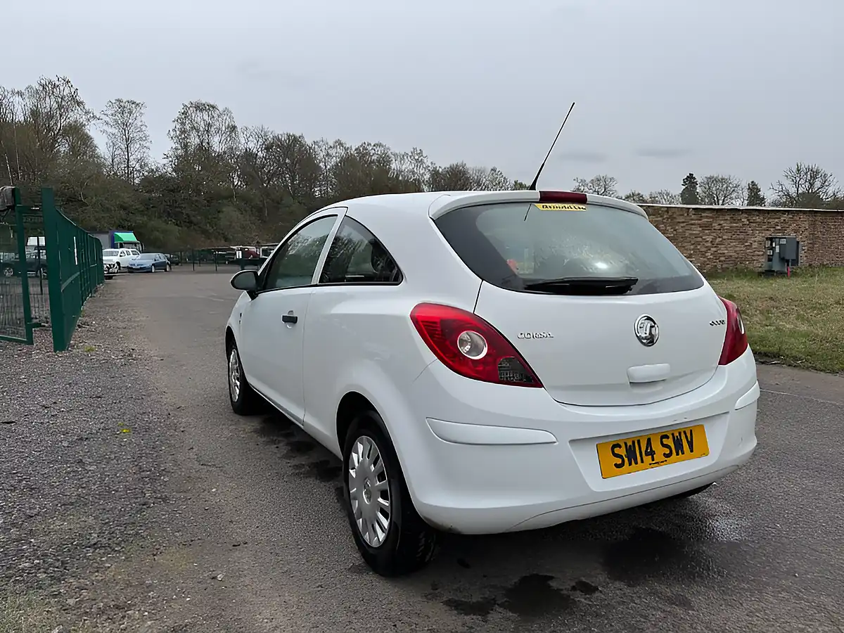 Used 2014 Vauxhall Corsa S White - Interior and Exterior details 5