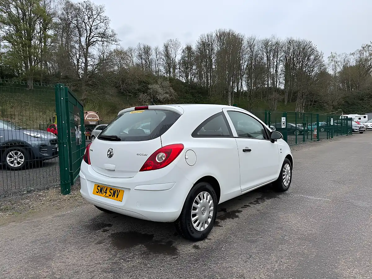 Used 2014 Vauxhall Corsa S White - Interior and Exterior details 7