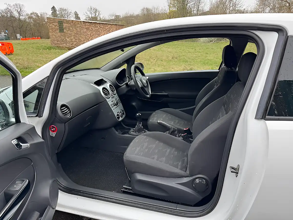Used 2014 Vauxhall Corsa S White - Interior and Exterior details 9