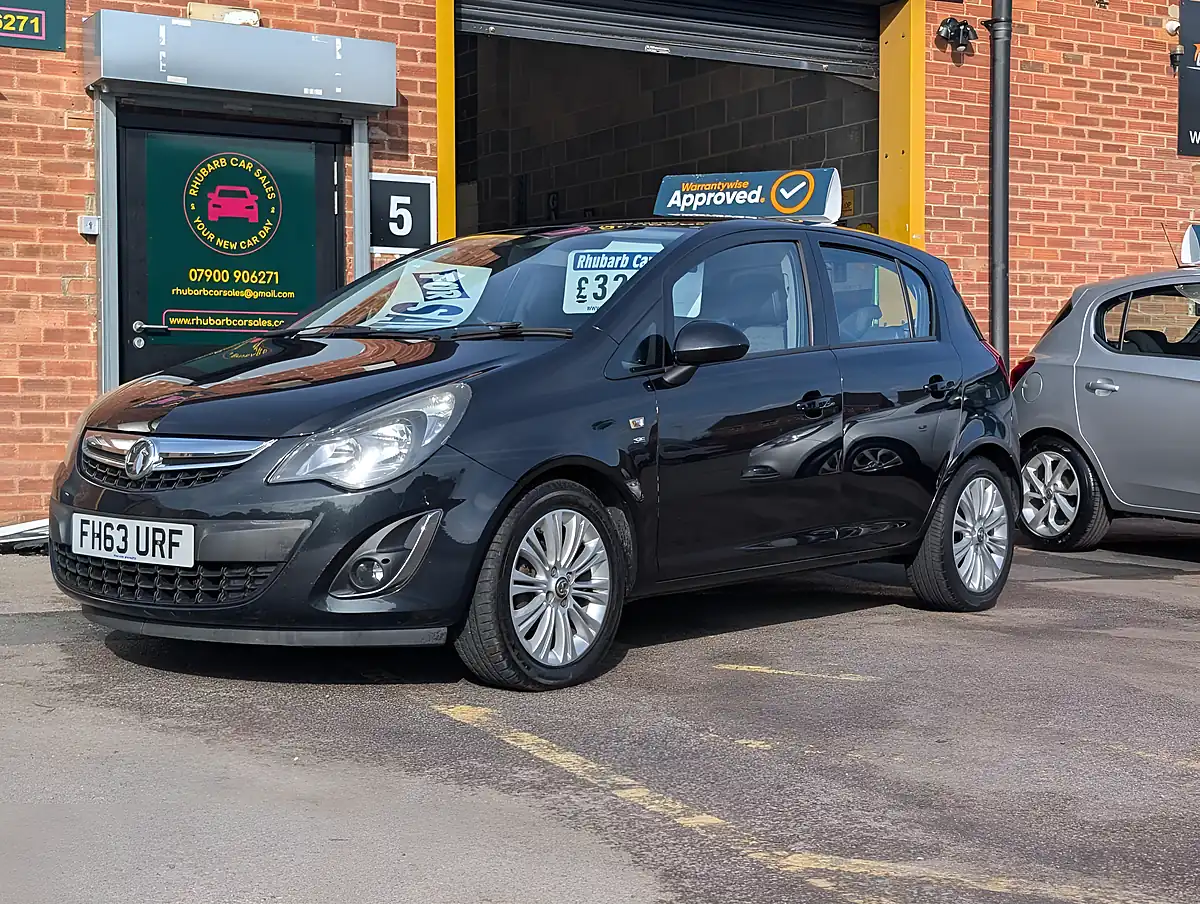 Used 2014 Vauxhall Corsa Se Black - Front View