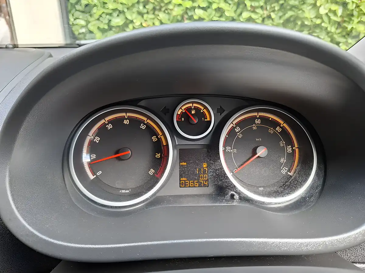 Used 2014 Vauxhall Corsa Se Black - Interior and Exterior details 12