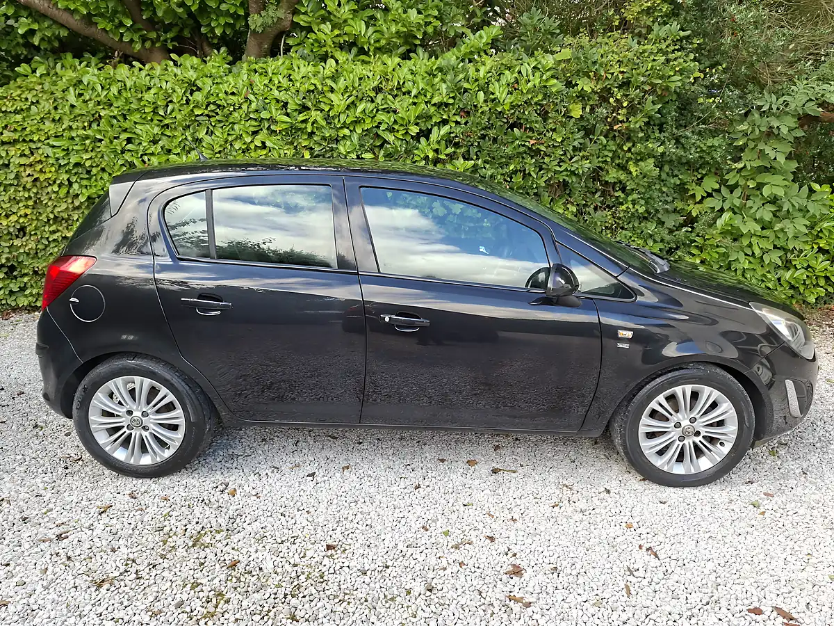 Used 2014 Vauxhall Corsa Se Black - Interior and Exterior details 3