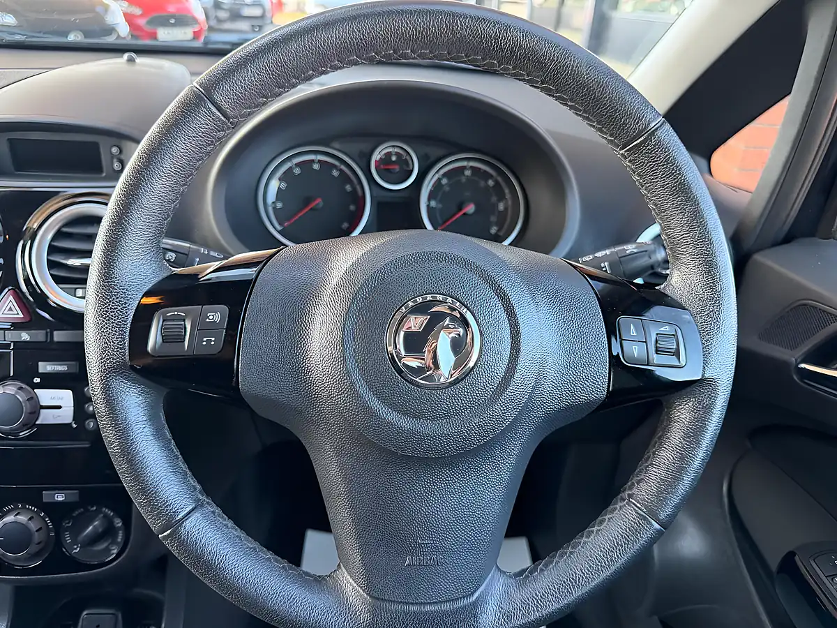 Used 2014 Vauxhall Corsa Se Black - Interior and Exterior details 15