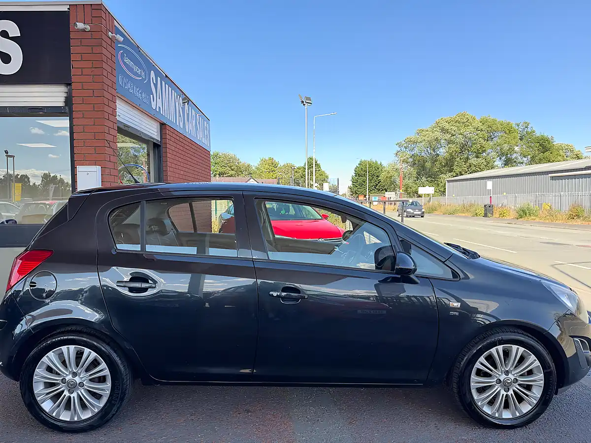Used 2014 Vauxhall Corsa Se Black - Interior and Exterior details 7