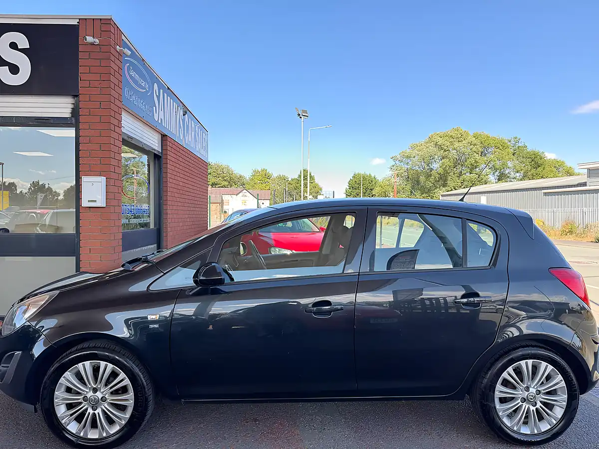 Used 2014 Vauxhall Corsa Se Black - Interior and Exterior details 8