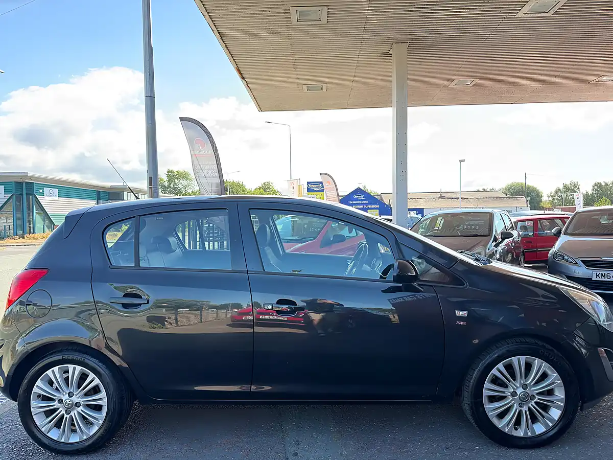 Used 2014 Vauxhall Corsa Se Black - Interior and Exterior details 9