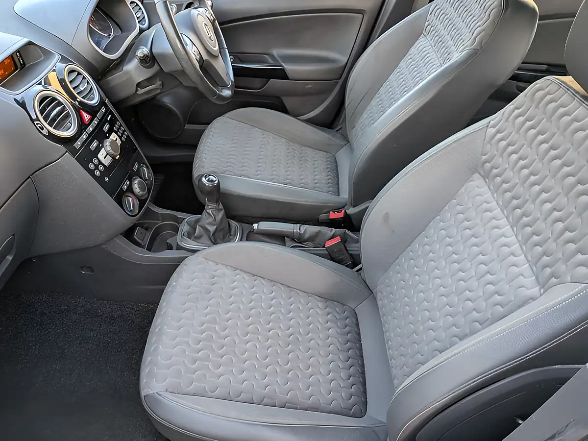 Used 2014 Vauxhall Corsa Se Black - Interior and Exterior details 14
