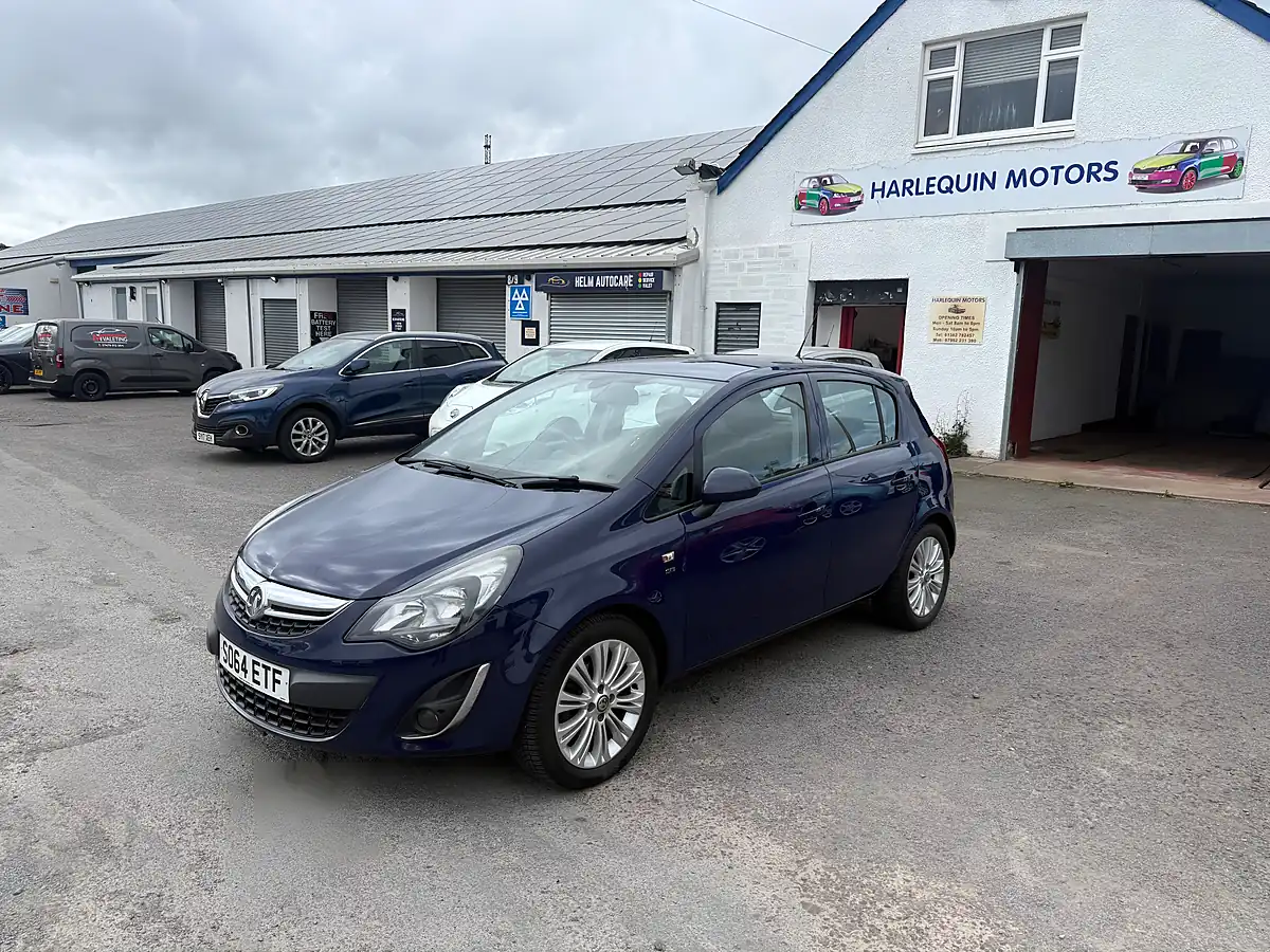 Used 2014 Vauxhall Corsa Se Blue - Front View