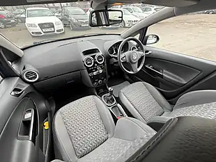 Used 2014 Vauxhall Corsa Se Blue - Interior and Exterior details 15