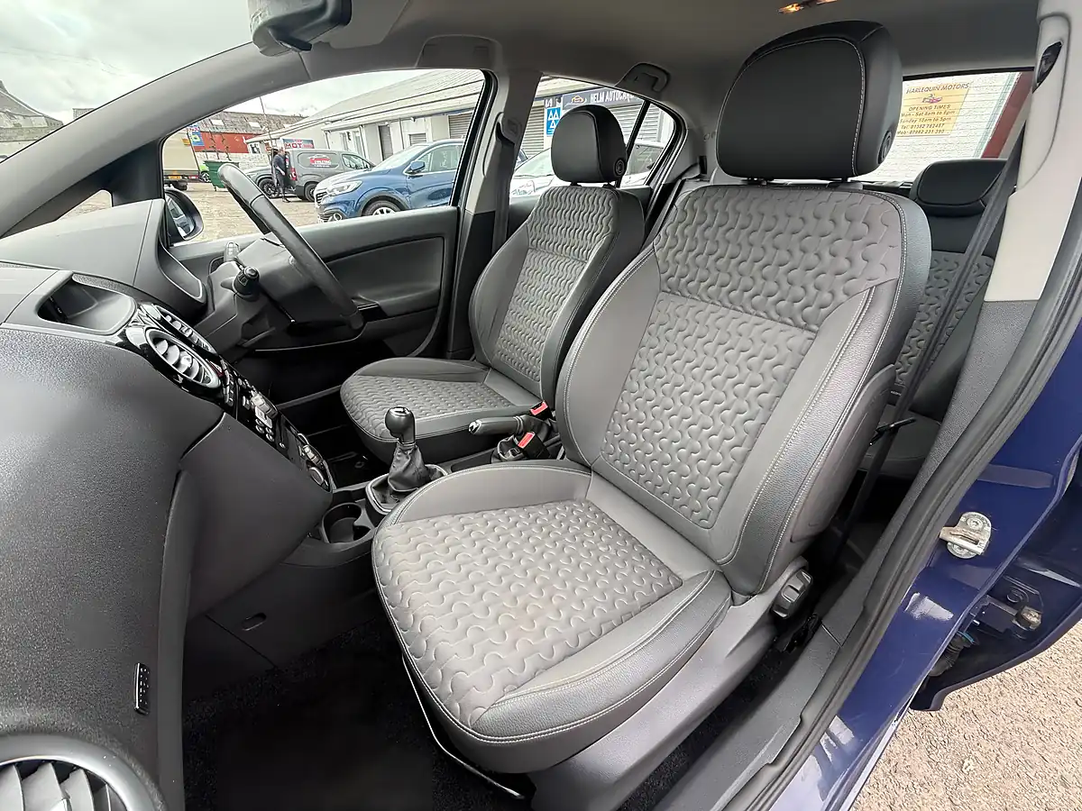 Used 2014 Vauxhall Corsa Se Blue - Interior and Exterior details 16