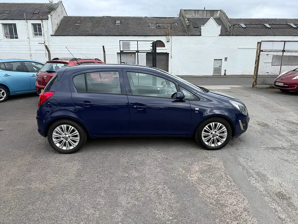 Used 2014 Vauxhall Corsa Se Blue - Interior and Exterior details 4