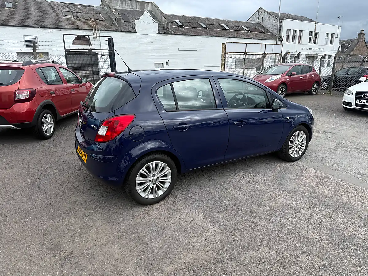 Used 2014 Vauxhall Corsa Se Blue - Interior and Exterior details 5