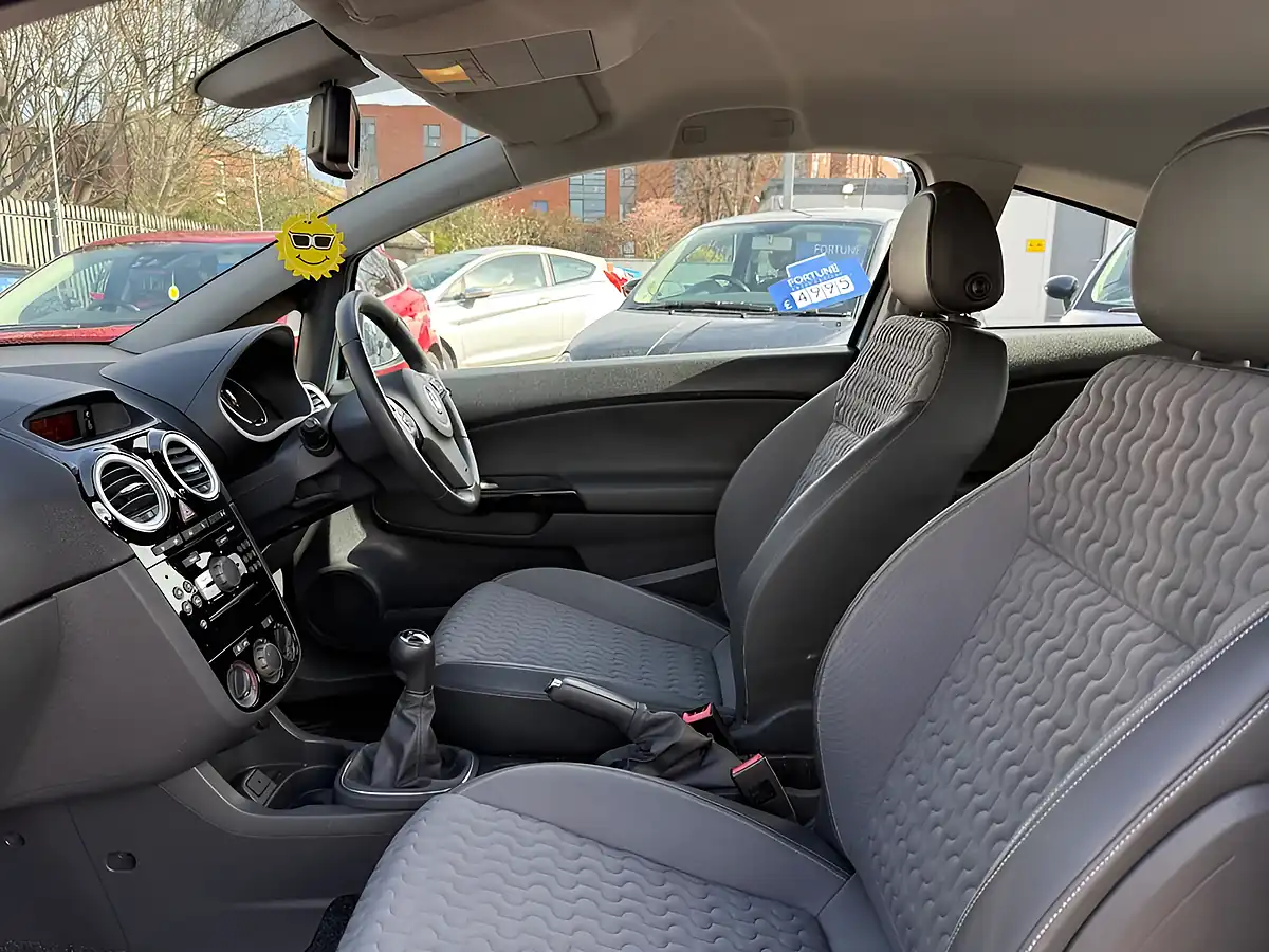 Used 2014 Vauxhall Corsa Se Blue - Interior and Exterior details 10