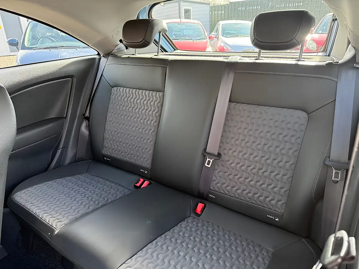 Used 2014 Vauxhall Corsa Se Blue - Interior and Exterior details 11