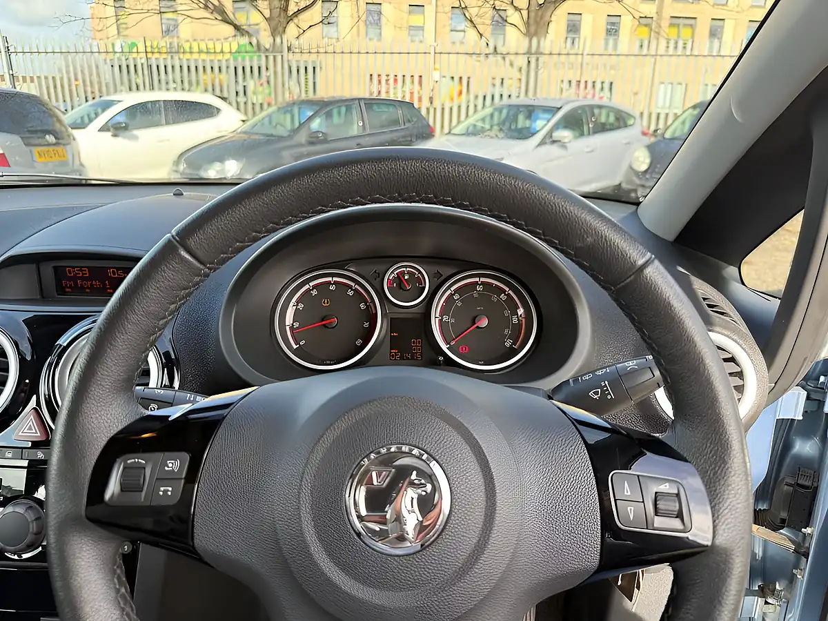 Used 2014 Vauxhall Corsa Se Blue - Interior and Exterior details 12