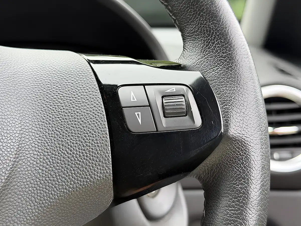 Used 2014 Vauxhall Corsa Se Blue - Interior and Exterior details 15