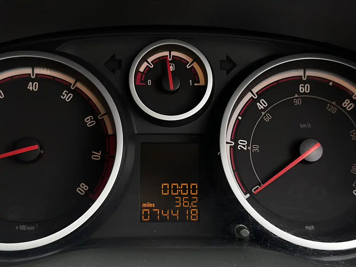 Used 2014 Vauxhall Corsa Se Blue - Interior and Exterior details 16