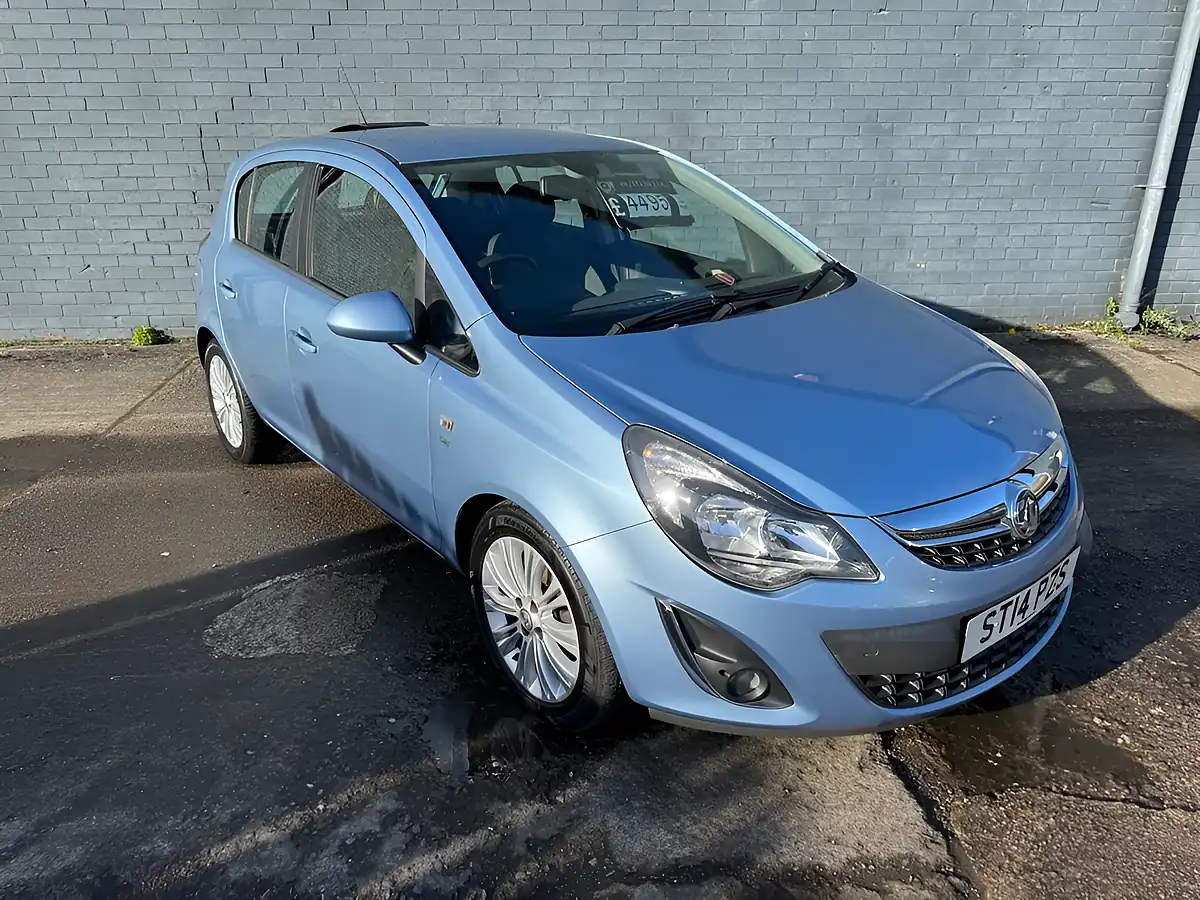 Used 2014 Vauxhall Corsa Se Blue - Front View