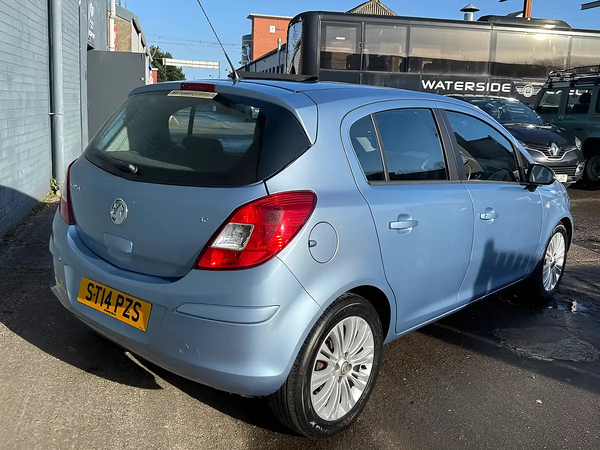 Used 2014 Vauxhall Corsa Se Blue - Interior and Exterior details 14