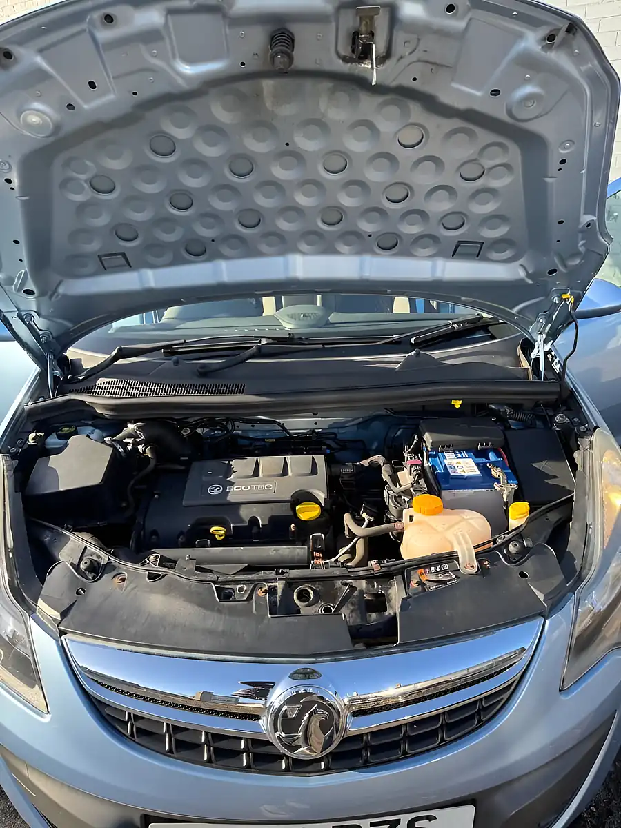 Used 2014 Vauxhall Corsa Se Blue - Interior and Exterior details 2