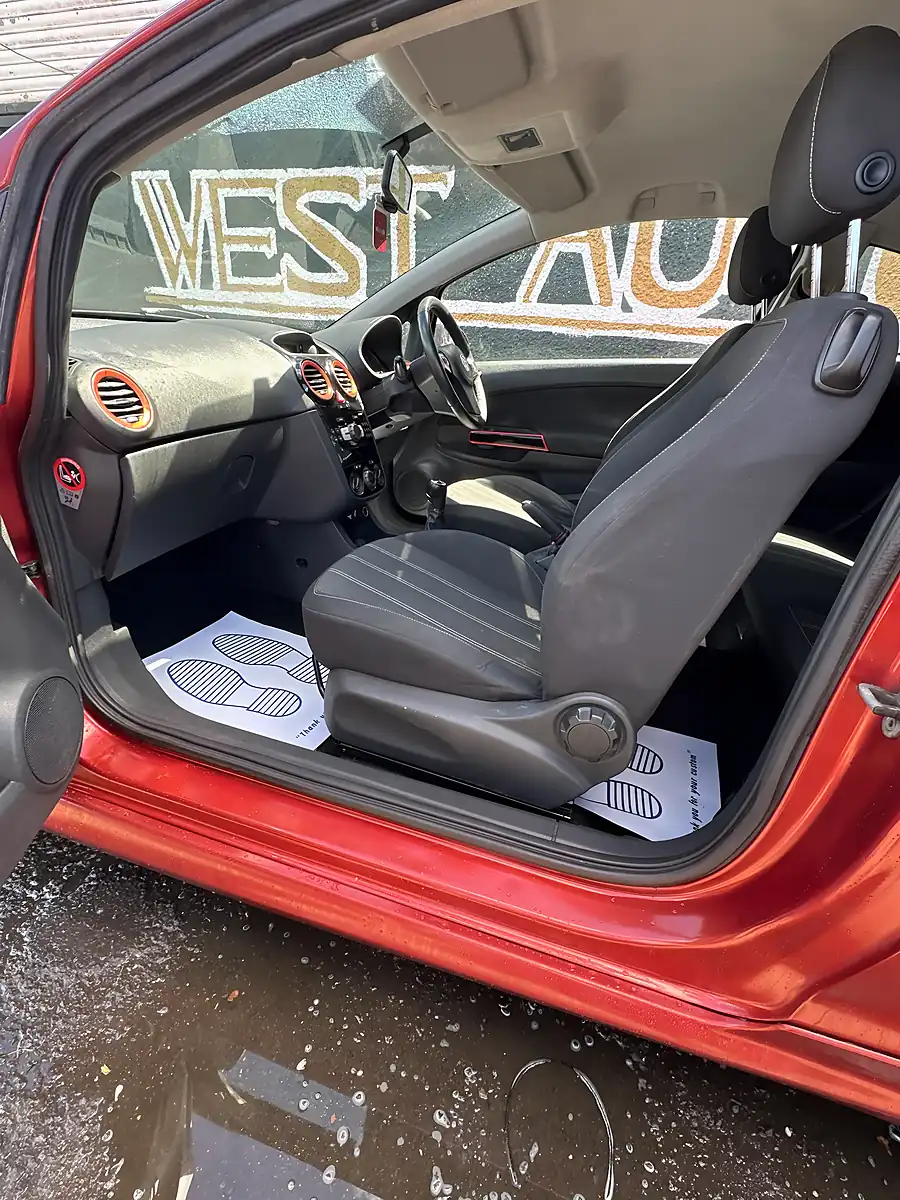 Used 2014 Vauxhall Corsa Se - Interior and Exterior details 9