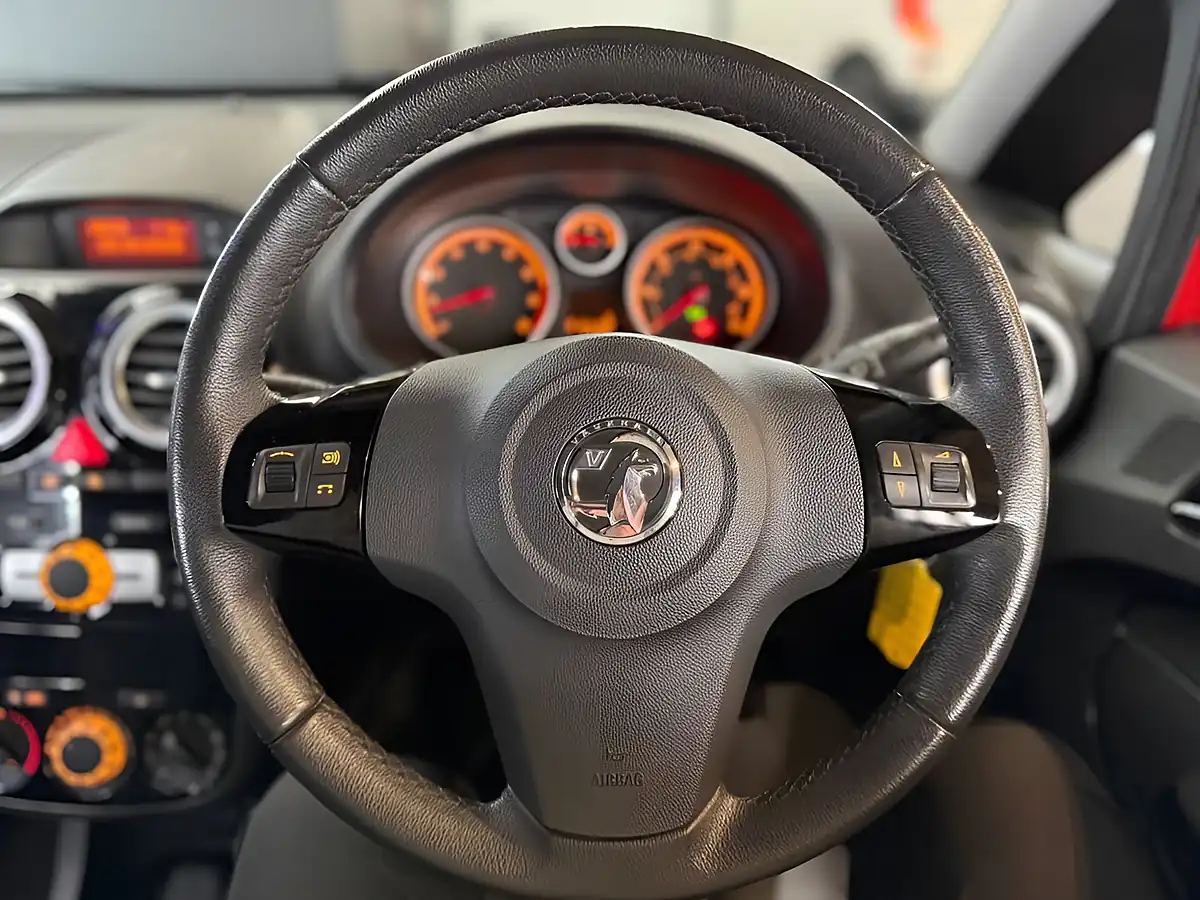 Used 2014 Vauxhall Corsa Se Red - Interior and Exterior details 17