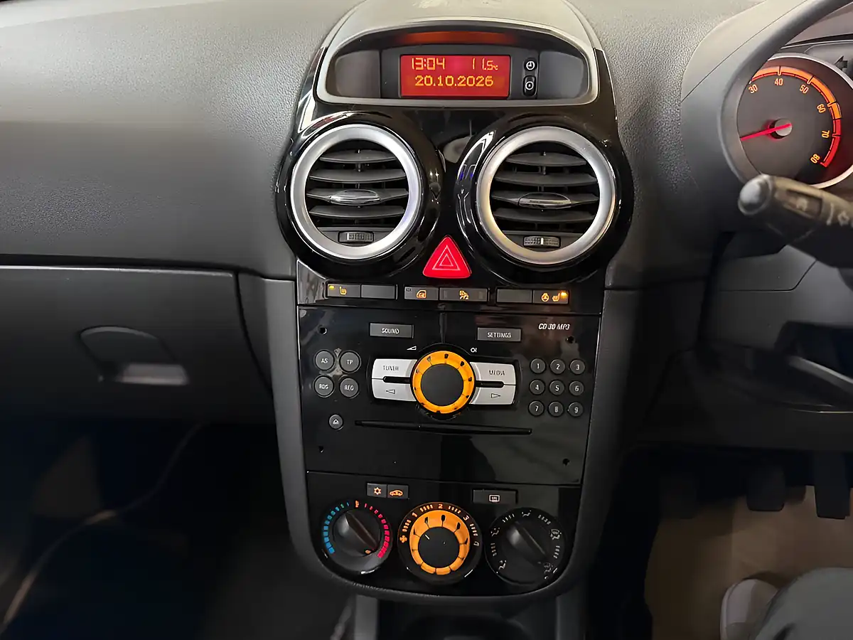 Used 2014 Vauxhall Corsa Se Red - Interior and Exterior details 18