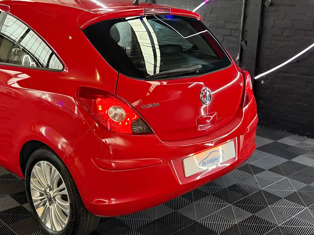 Used 2014 Vauxhall Corsa Se Red - Interior and Exterior details 9