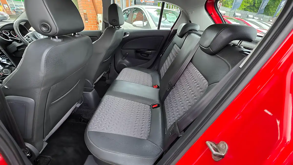 Used 2014 Vauxhall Corsa Se Red - Interior and Exterior details 14