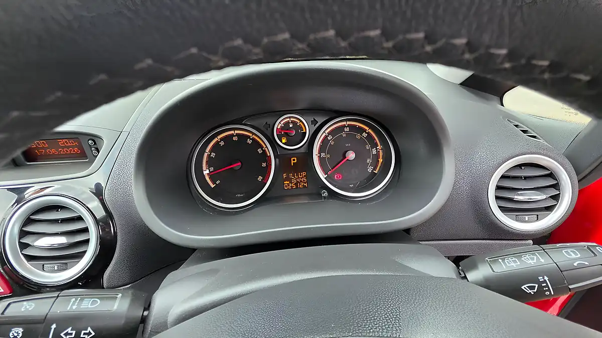 Used 2014 Vauxhall Corsa Se Red - Interior and Exterior details 15