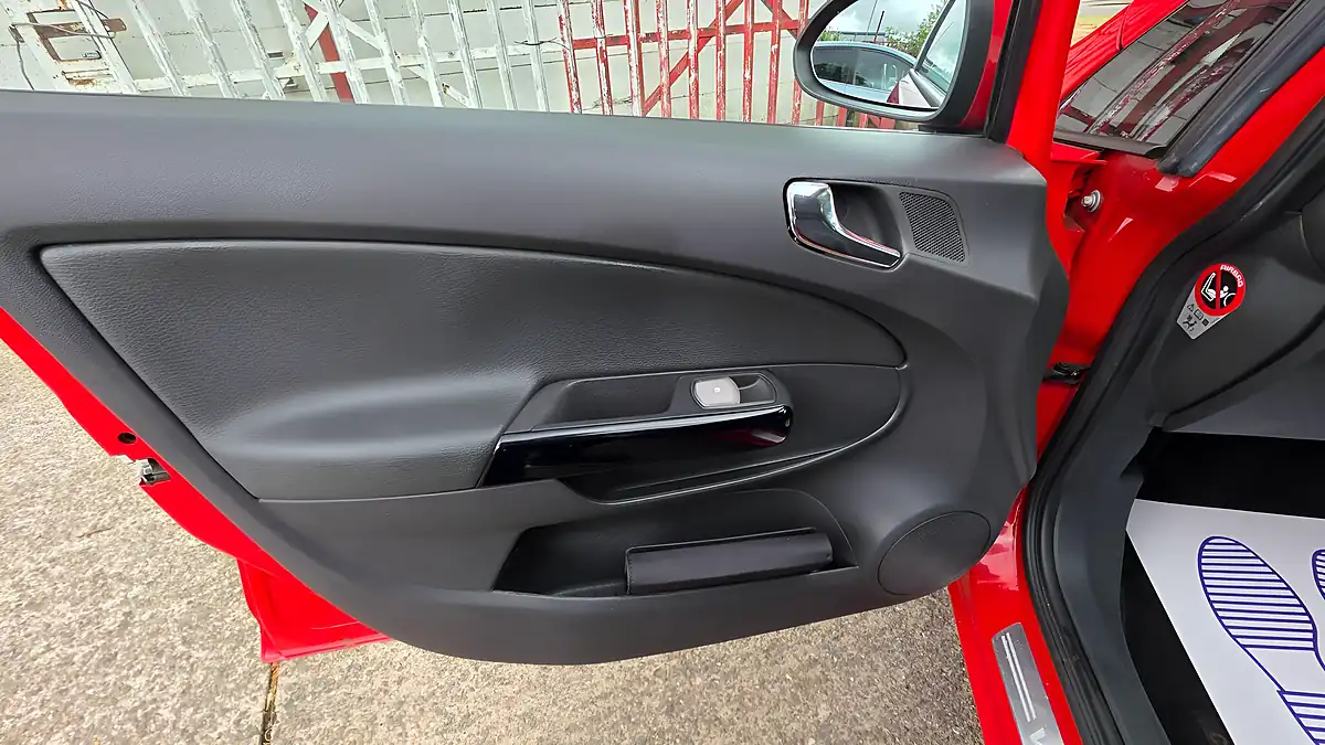 Used 2014 Vauxhall Corsa Se Red - Interior and Exterior details 17