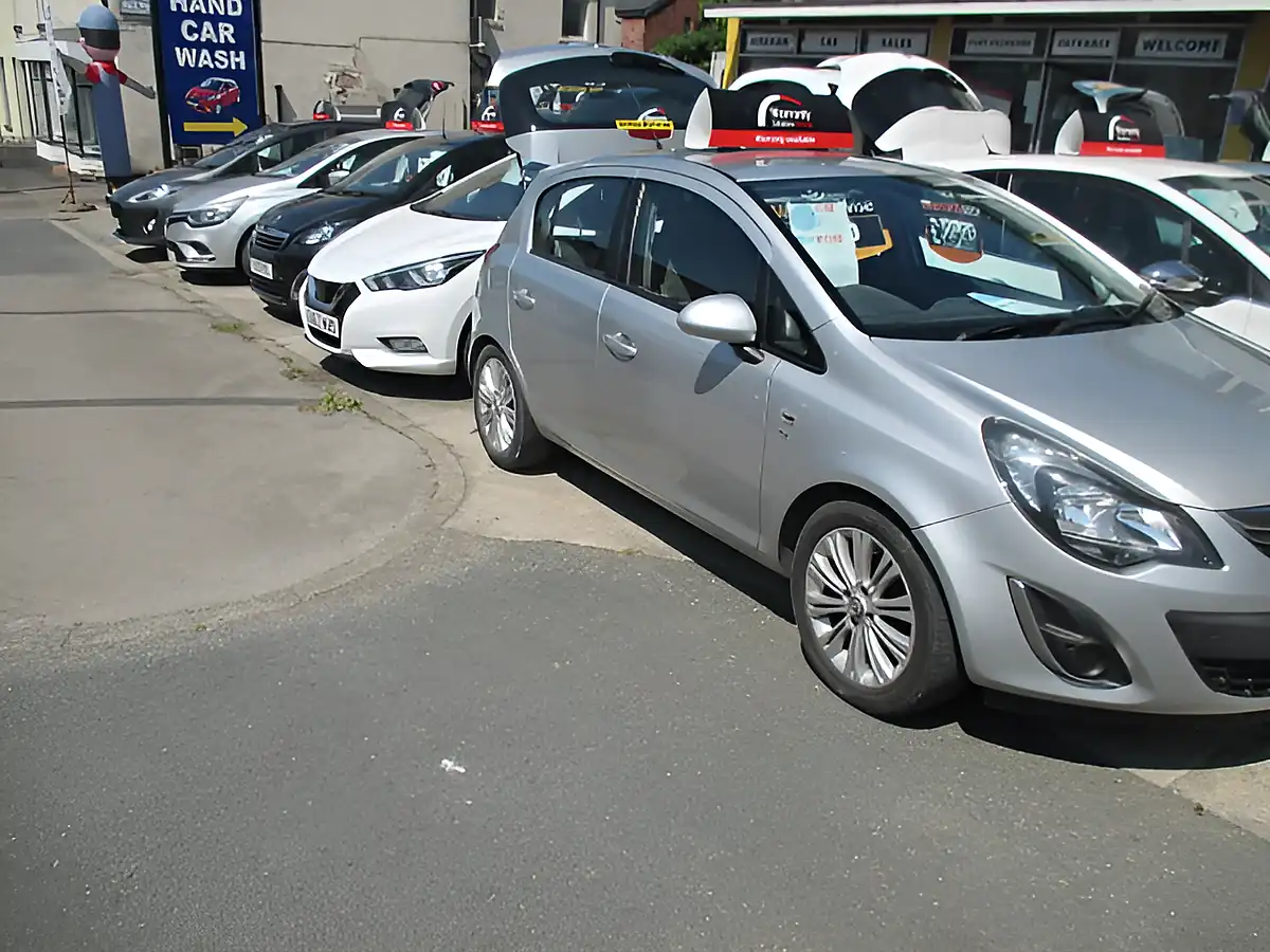Used 2014 Vauxhall Corsa Se Silver - Interior and Exterior details 5