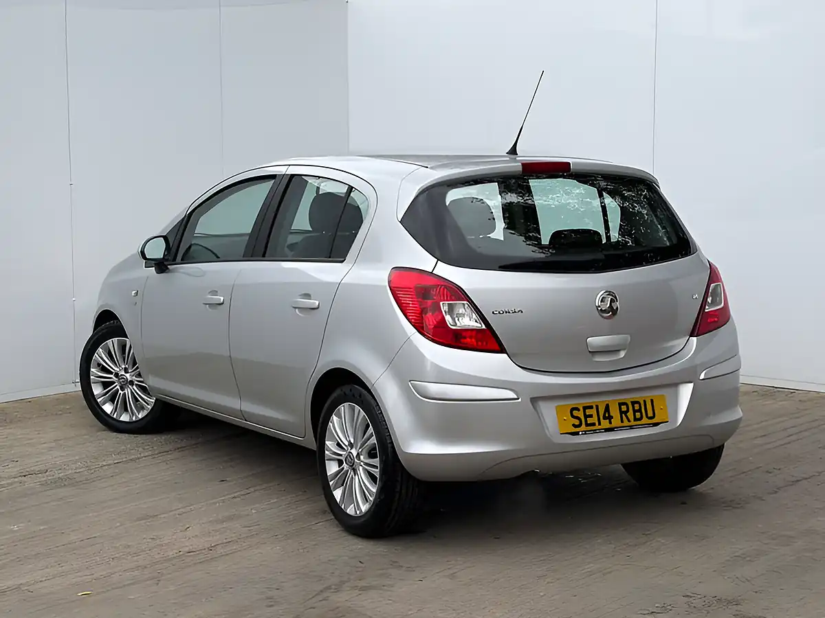 Used 2014 Vauxhall Corsa Se Star Silver - Interior and Exterior details 15