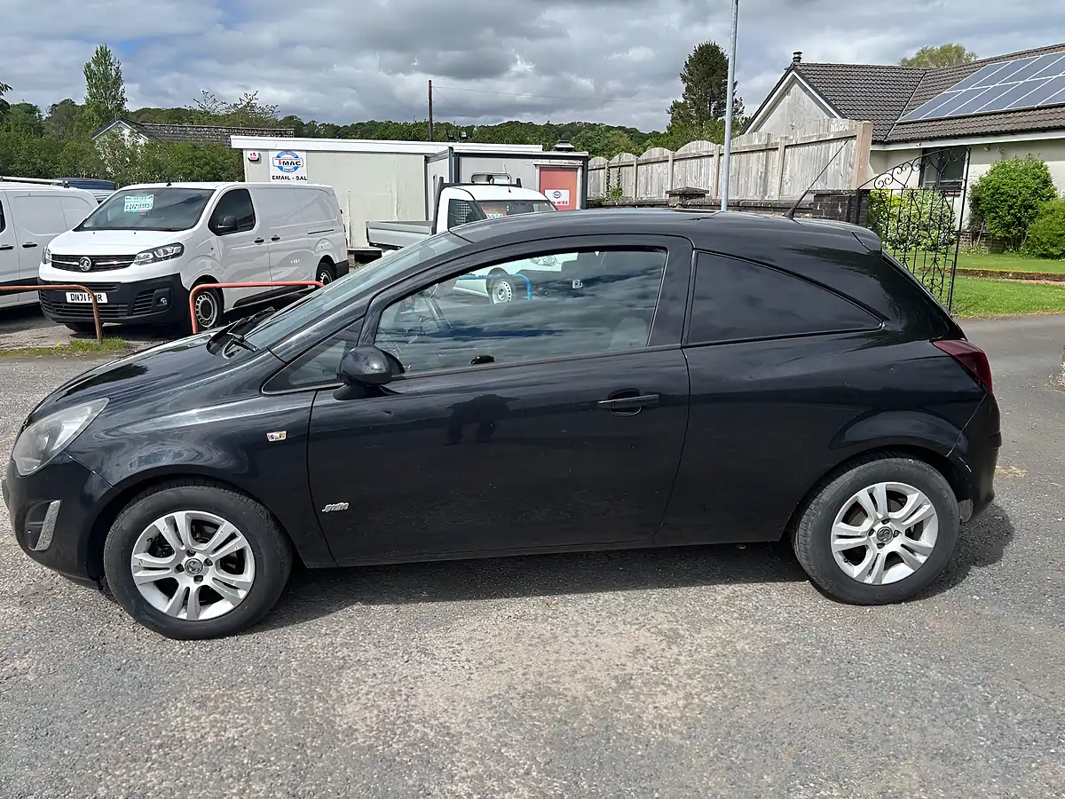 Used 2014 Vauxhall Corsa Sportive Black - Interior and Exterior details 6