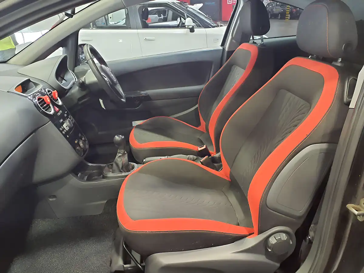 Used 2014 Vauxhall Corsa Sri Black - Interior and Exterior details 16