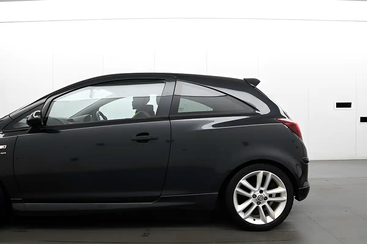 Used 2014 Vauxhall Corsa Sri Black - Interior and Exterior details 6