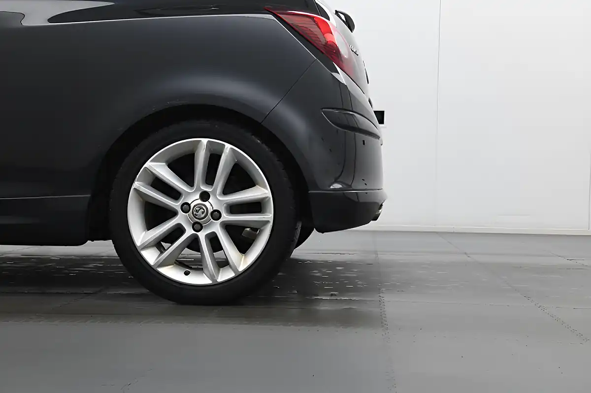 Used 2014 Vauxhall Corsa Sri Black - Interior and Exterior details 9