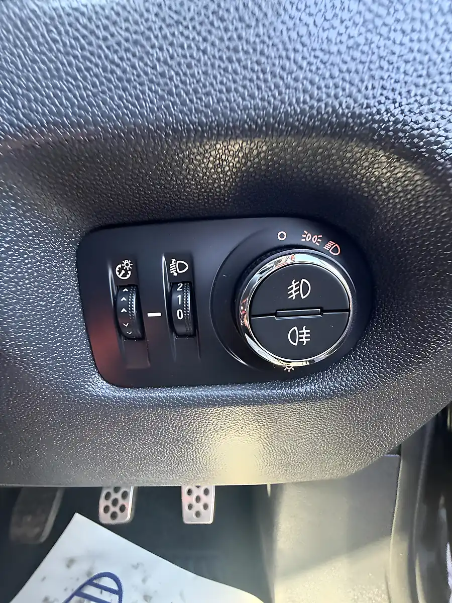 Used 2014 Vauxhall Corsa Sri Black - Interior and Exterior details 19