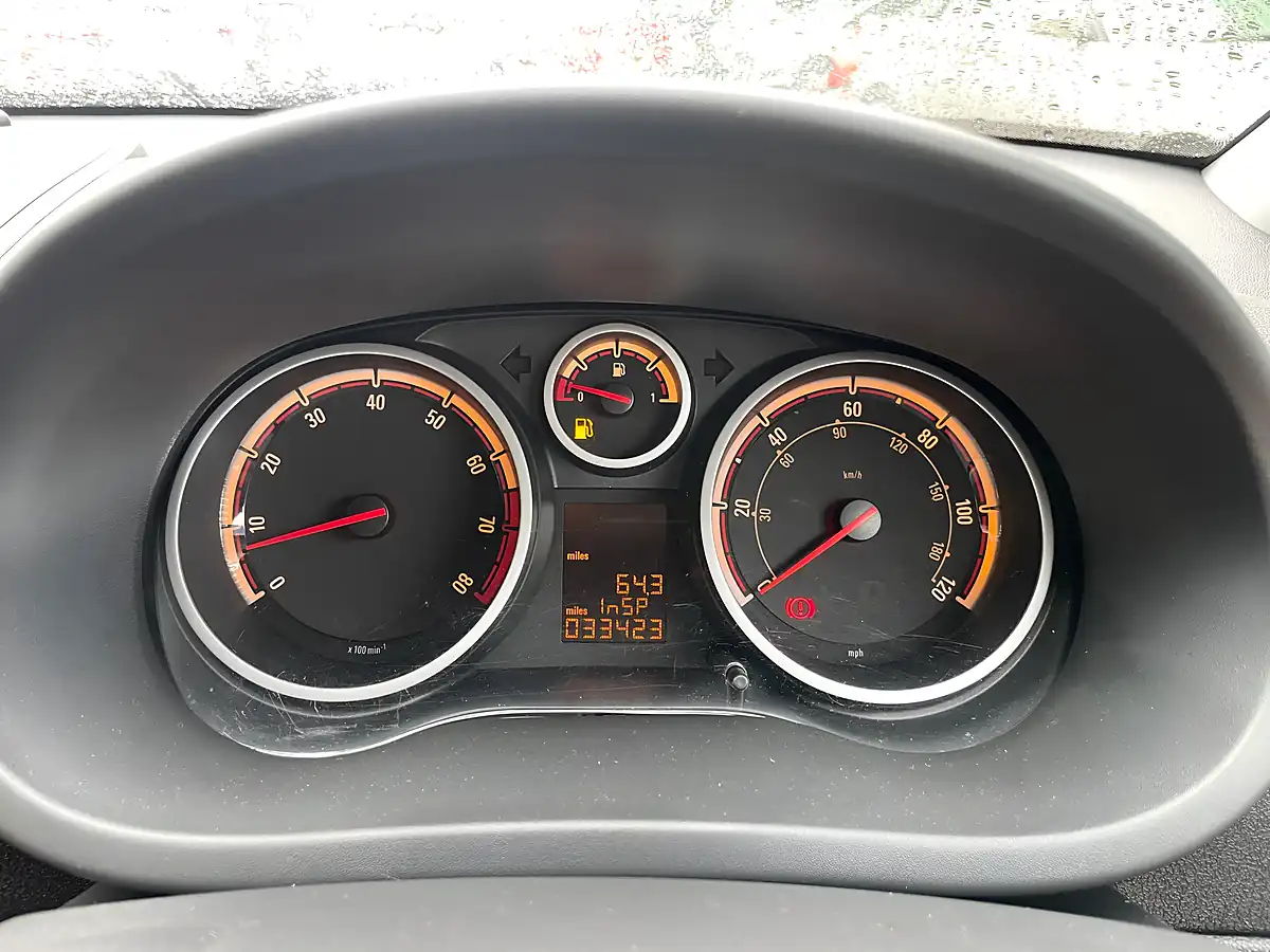 Used 2014 Vauxhall Corsa Sri Red - Interior and Exterior details 12