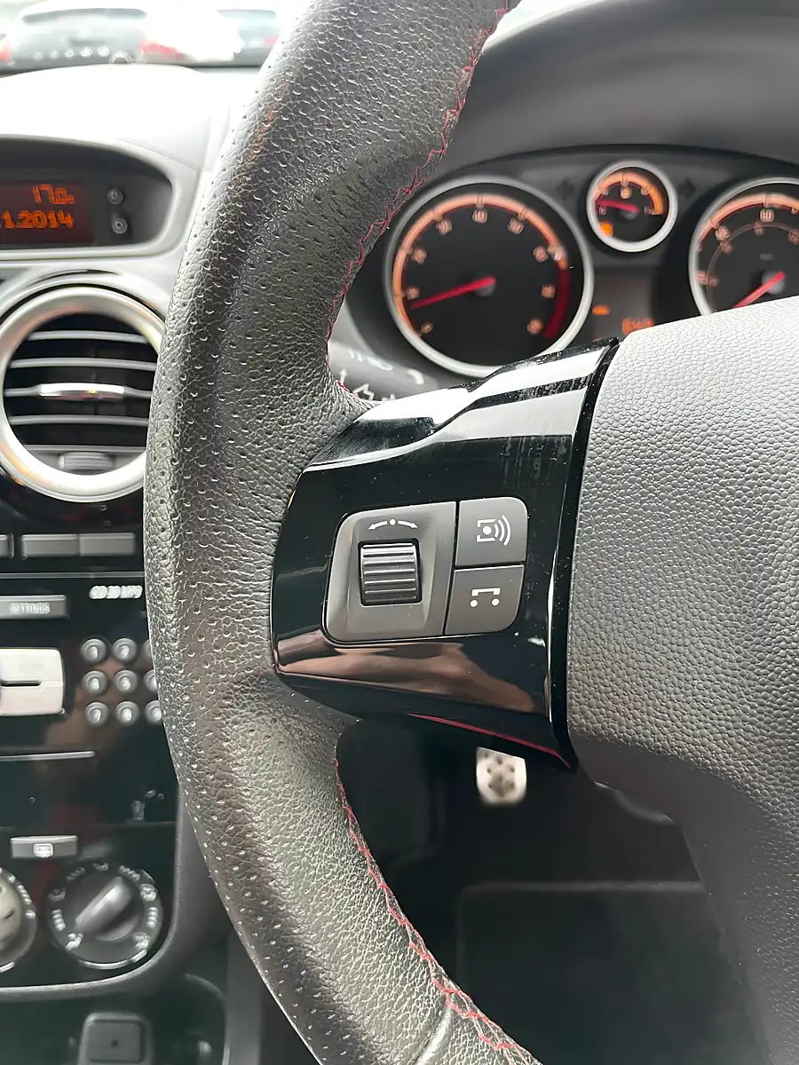 Used 2014 Vauxhall Corsa Sri Red - Interior and Exterior details 13