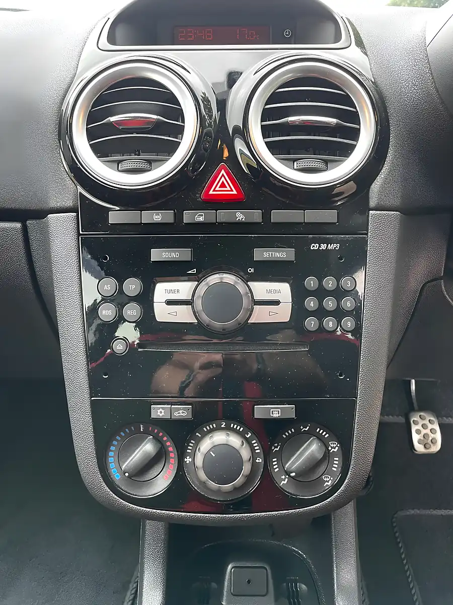 Used 2014 Vauxhall Corsa Sri Red - Interior and Exterior details 14