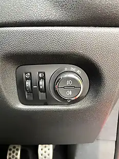 Used 2014 Vauxhall Corsa Sri Red - Interior and Exterior details 16