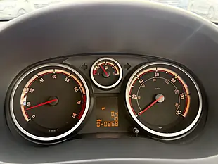 Used 2014 Vauxhall Corsa Sri White - Interior and Exterior details 19