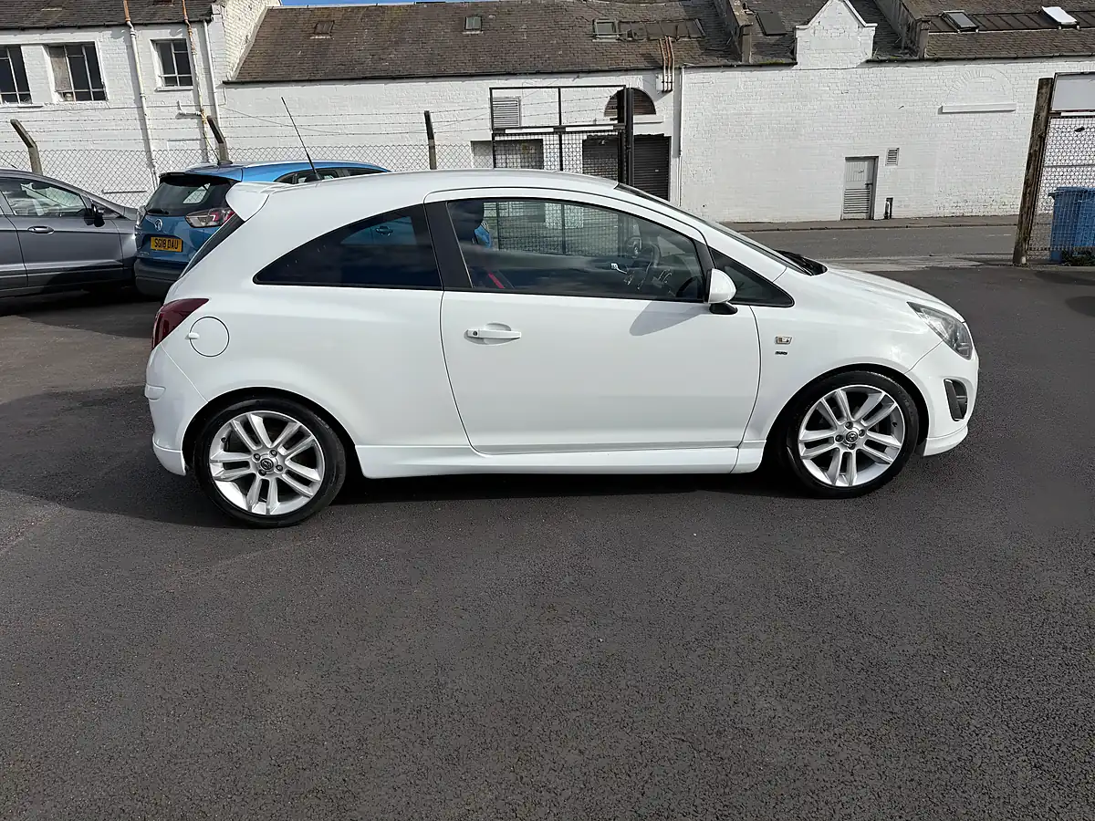 Used 2014 Vauxhall Corsa Sri White - Interior and Exterior details 3