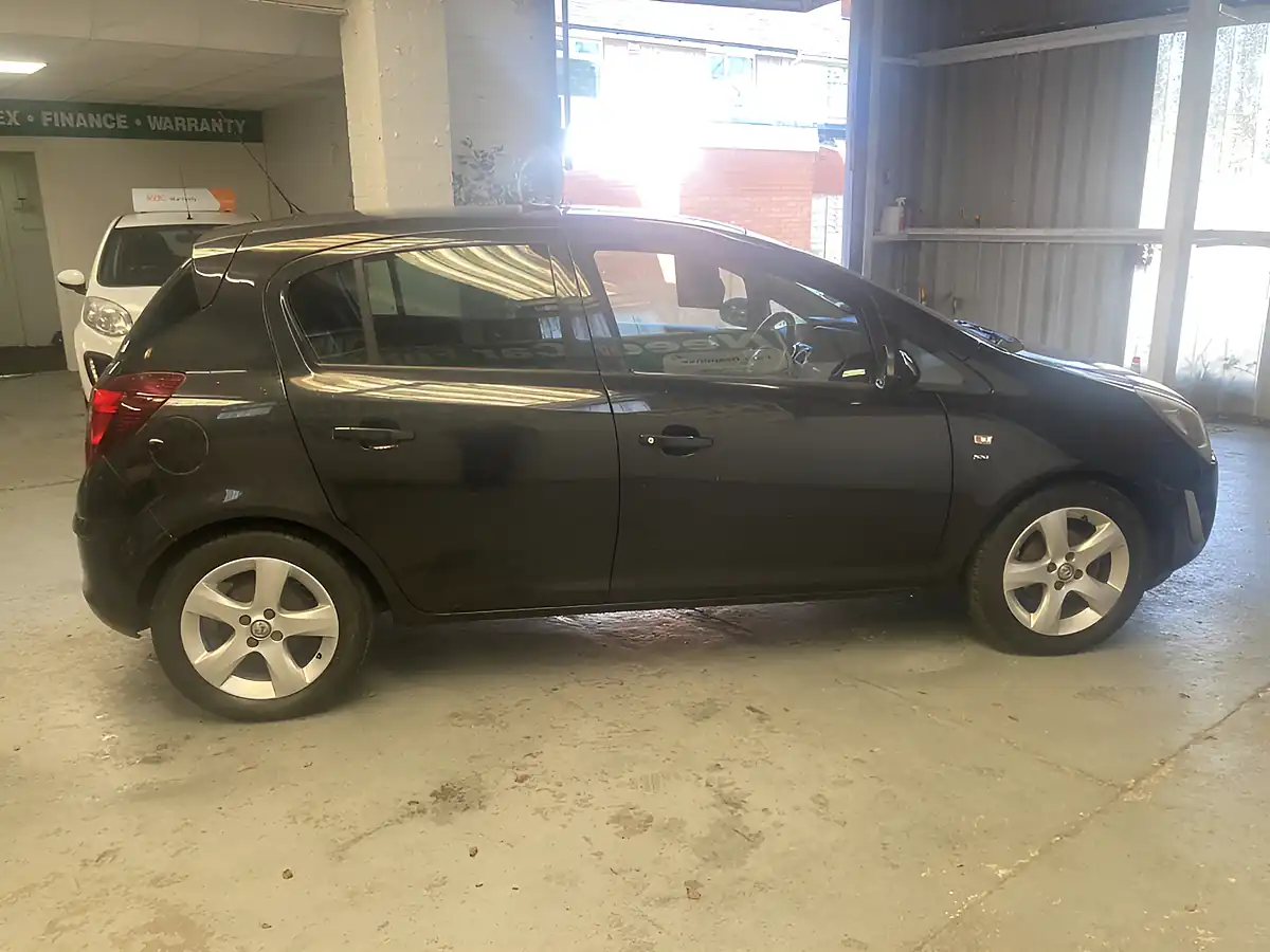 Used 2014 Vauxhall Corsa Sxi Ac Black - Interior and Exterior details 8